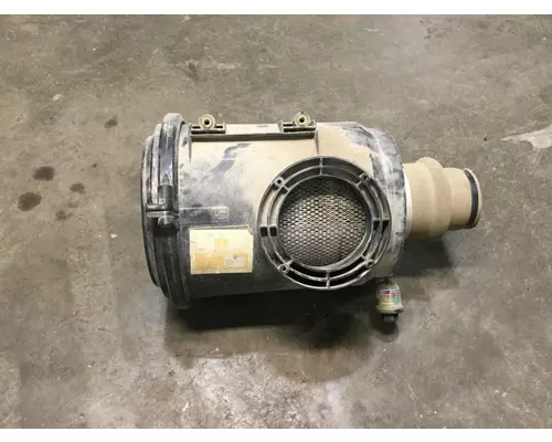 International 3800 Air Cleaner