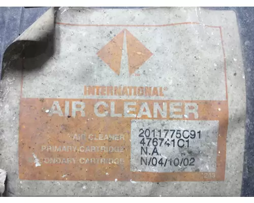 International 3800 Air Cleaner