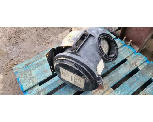 International 3800 Air Cleaner