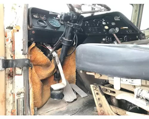 International 4070B Dash Assembly