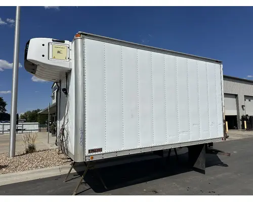 Body / Bed INTERNATIONAL 4200 DTI Trucks