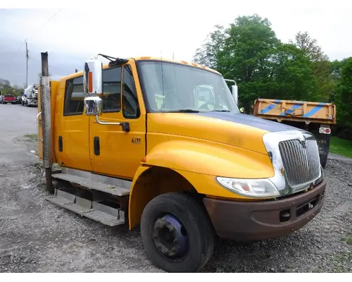 Bumper Assembly, Front INTERNATIONAL 4200 Dutchers Inc   Heavy Truck Div  Ny