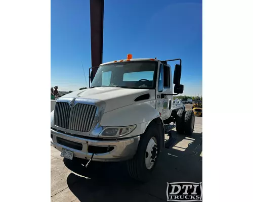 Door Vent Glass, Front INTERNATIONAL 4200 DTI Trucks