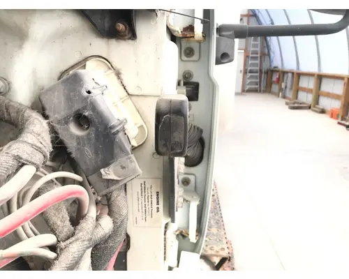 International 4200 Hood Rest