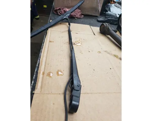 Windshield Wiper Arm International 4300-4400 Casey's Truck Salvage World