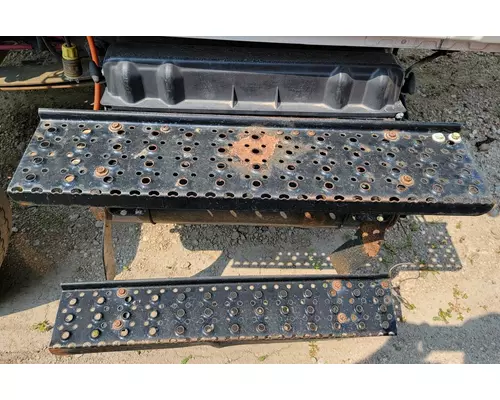 Battery Box INTERNATIONAL 4300 DURASTAR ReRun Truck Parts