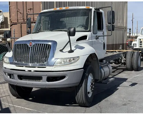 Complete Vehicle INTERNATIONAL 4300 Durastar American Truck Sales