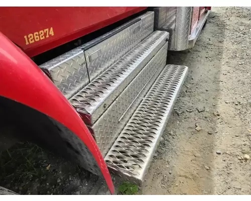 International 4300 LP Battery Box
