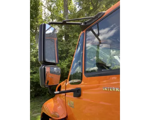 International 4300 LP Mirror (Side View)