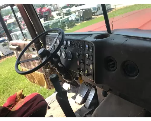 International 4300 TRANSTAR Dash Assembly