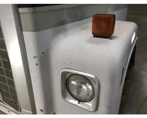 International 4300 TRANSTAR Hood