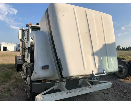 International 4300 TRANSTAR Hood