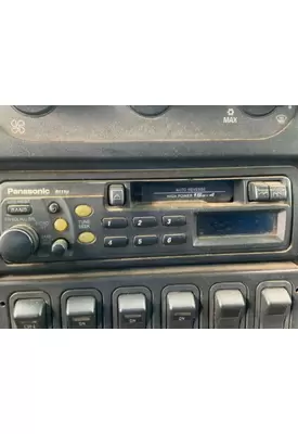 International 4300V LP Radio