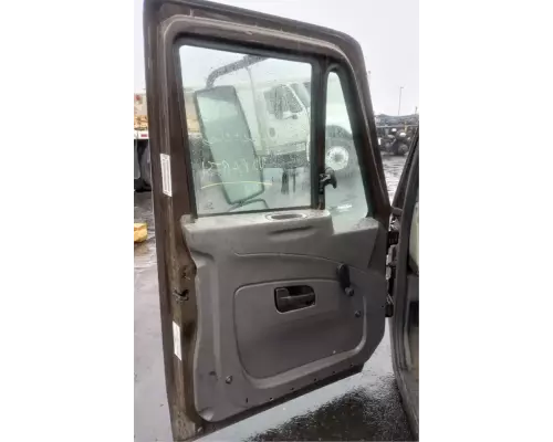 International 4300V Cab