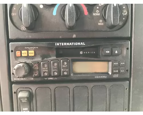 International 4300 AV Equipment