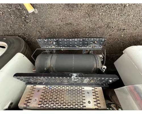 Air Tank INTERNATIONAL 4300 DTI Trucks