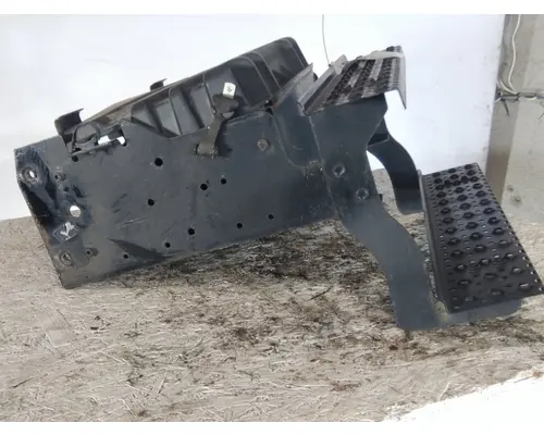 Battery Box INTERNATIONAL 4300 LKQ Evans Heavy Truck Parts