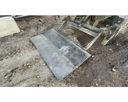 Body / Bed INTERNATIONAL 4300 DTI Trucks