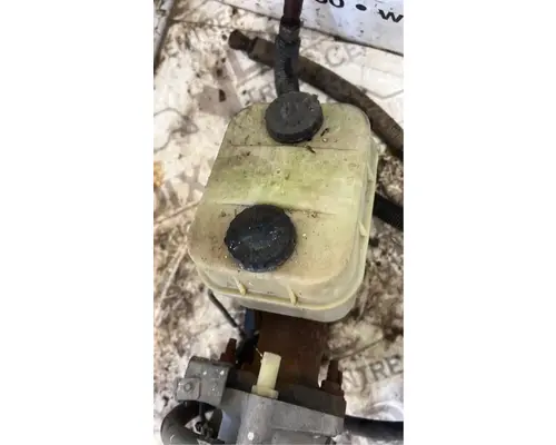 International 4300 Brake Master Cylinder
