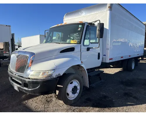 Cab INTERNATIONAL 4300 DTI Trucks