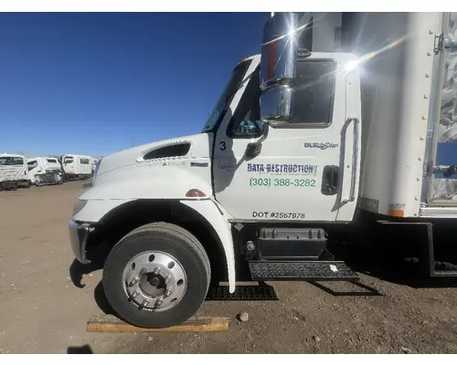Cab INTERNATIONAL 4300 DTI Trucks