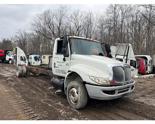 Complete Vehicle INTERNATIONAL 4300 Truck Salvage International Inc