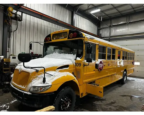 Complete Vehicle INTERNATIONAL 4300 Dutchers Inc   Heavy Truck Div  Ny
