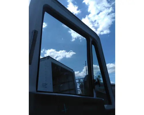 Door Glass, Front INTERNATIONAL 4300 LKQ Heavy Truck - Tampa