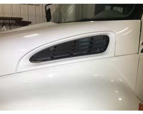 International 4300 Hood Side Vent