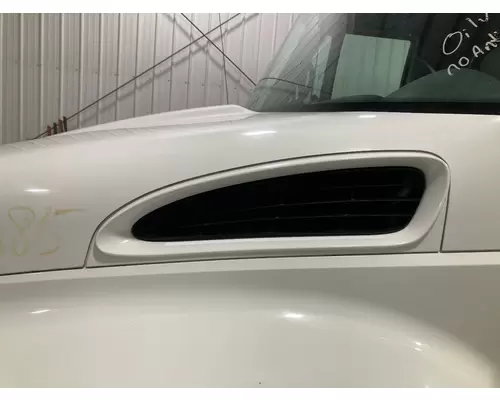 International 4300 Hood Side Vent