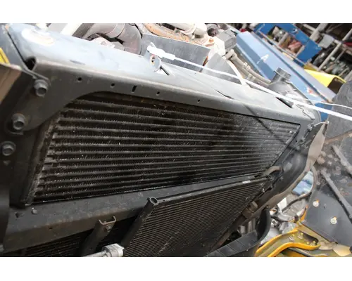 Intercooler INTERNATIONAL 4300 Dutchers Inc   Heavy Truck Div  Ny