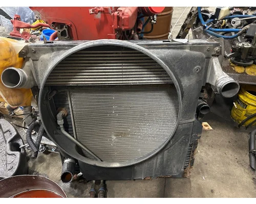 Radiator INTERNATIONAL 4300 Dutchers Inc   Heavy Truck Div  Ny