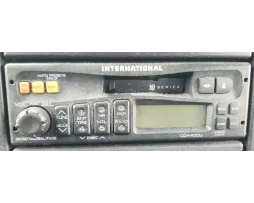 International 4300 Radio