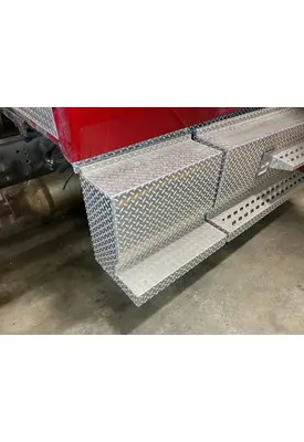 International 4300 Step (Fuel Tank, Fairing