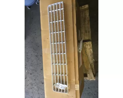 Step INTERNATIONAL 4300 Marshfield Transportation Products