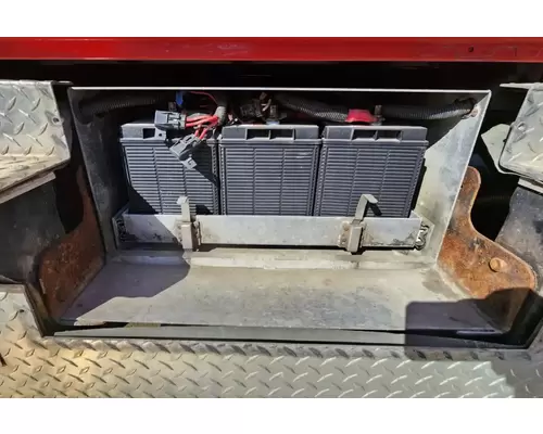 International 4400 LP Battery Box