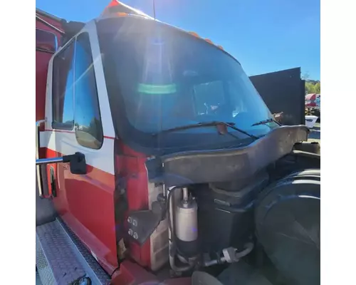 International 4400 LP Cab
