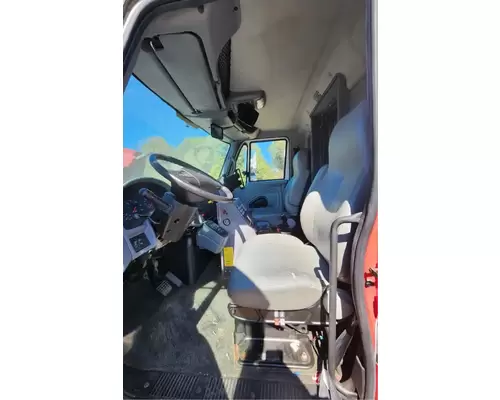 International 4400 LP Cab