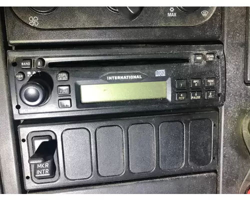 International 4400 AV Equipment