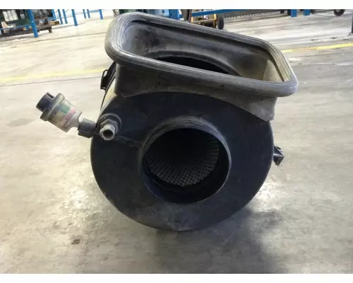 International 4400 Air Cleaner