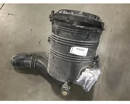 International 4400 Air Cleaner
