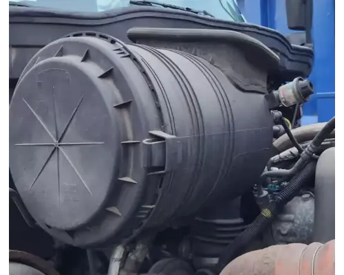 International 4400 Air Cleaner