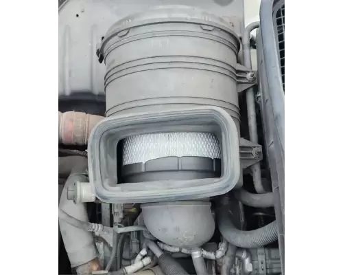 International 4400 Air Cleaner