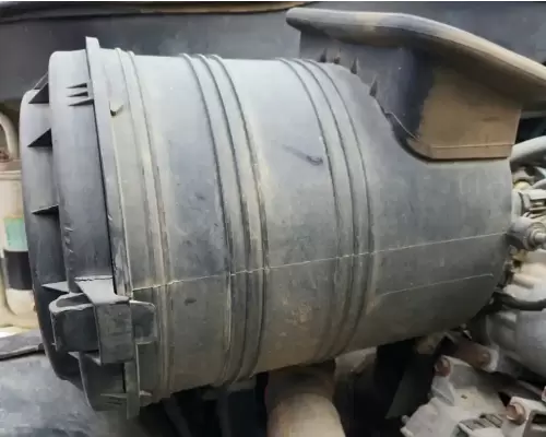 International 4400 Air Cleaner