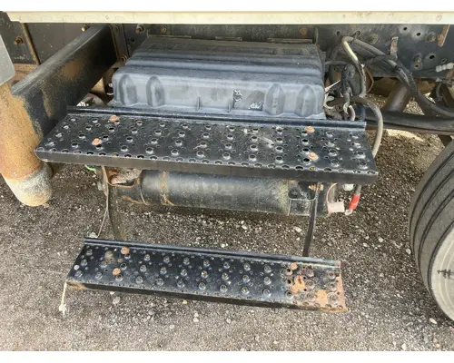 Battery Box INTERNATIONAL 4400 DTI Trucks