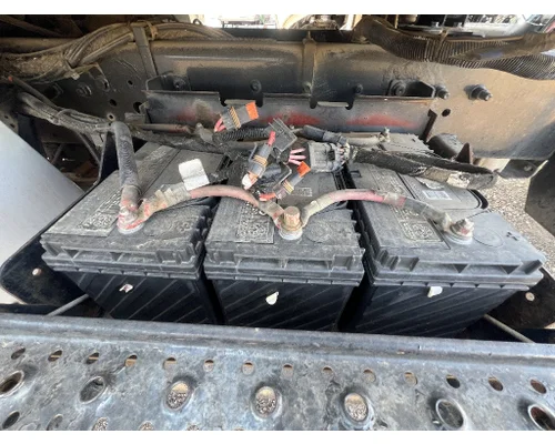 Battery Box INTERNATIONAL 4400 DTI Trucks