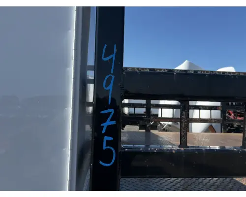 Body / Bed INTERNATIONAL 4400 DTI Trucks