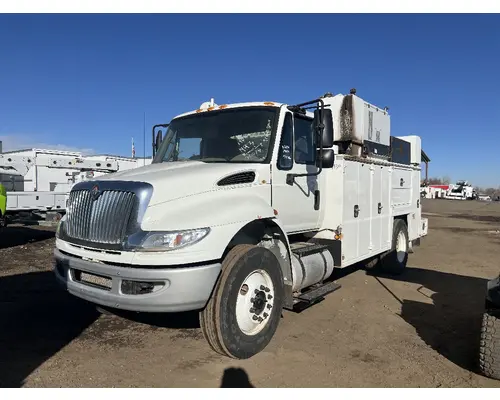 Cab INTERNATIONAL 4400 DTI Trucks