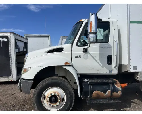 Cab INTERNATIONAL 4400 DTI Trucks