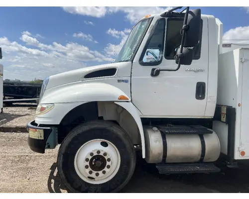 Cab INTERNATIONAL 4400 DTI Trucks